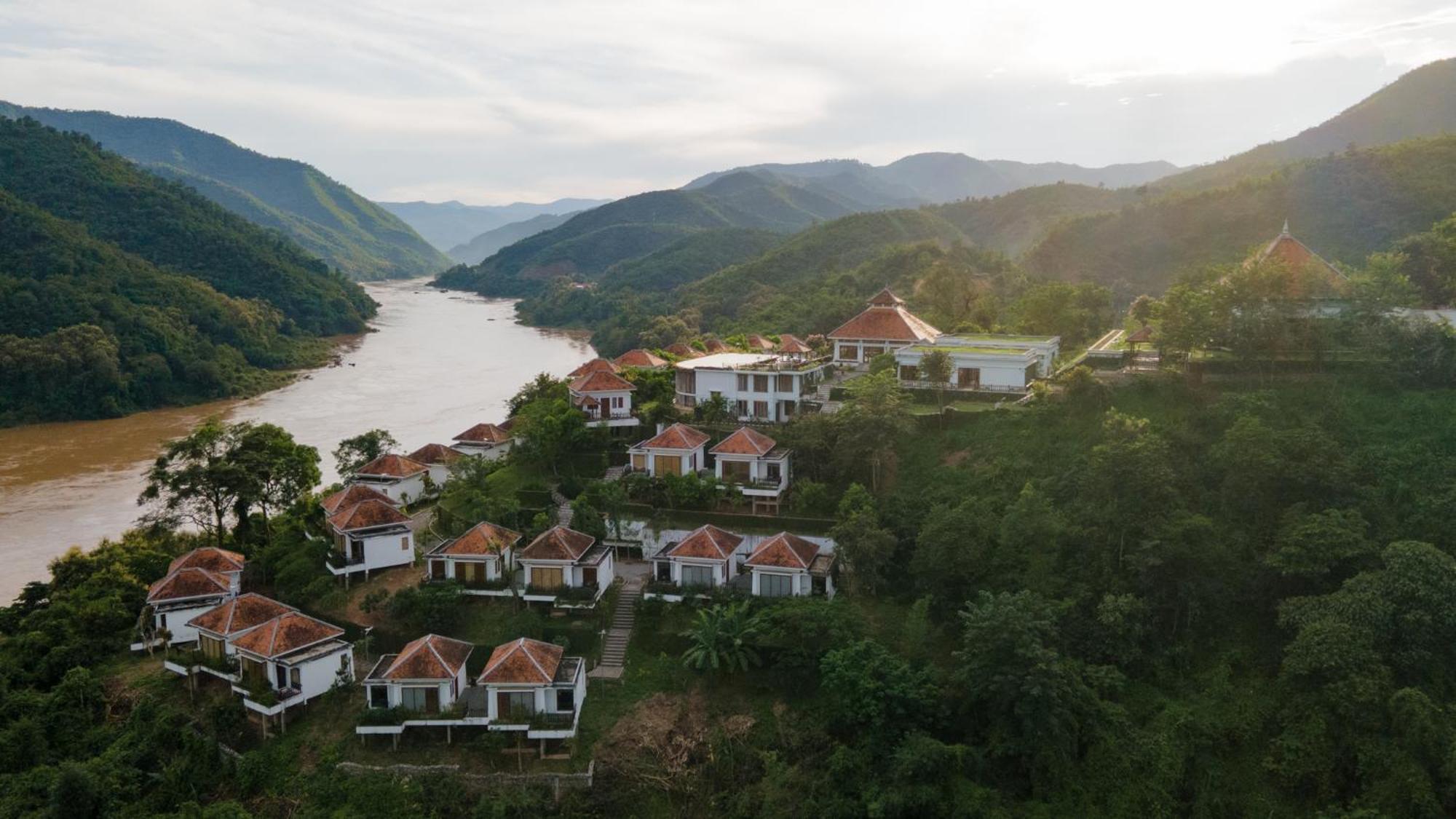 Le Grand Pakbeng Hotell Exteriör bild